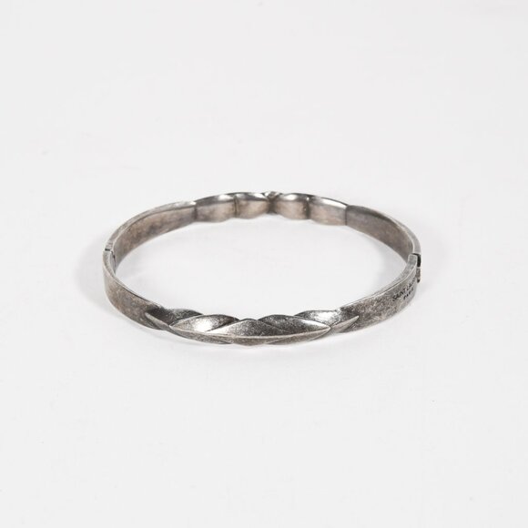 Saint Laurent Paris Silver Bracelet Twisted Design Minimalist Bangle Clasp - Picture 4 of 11